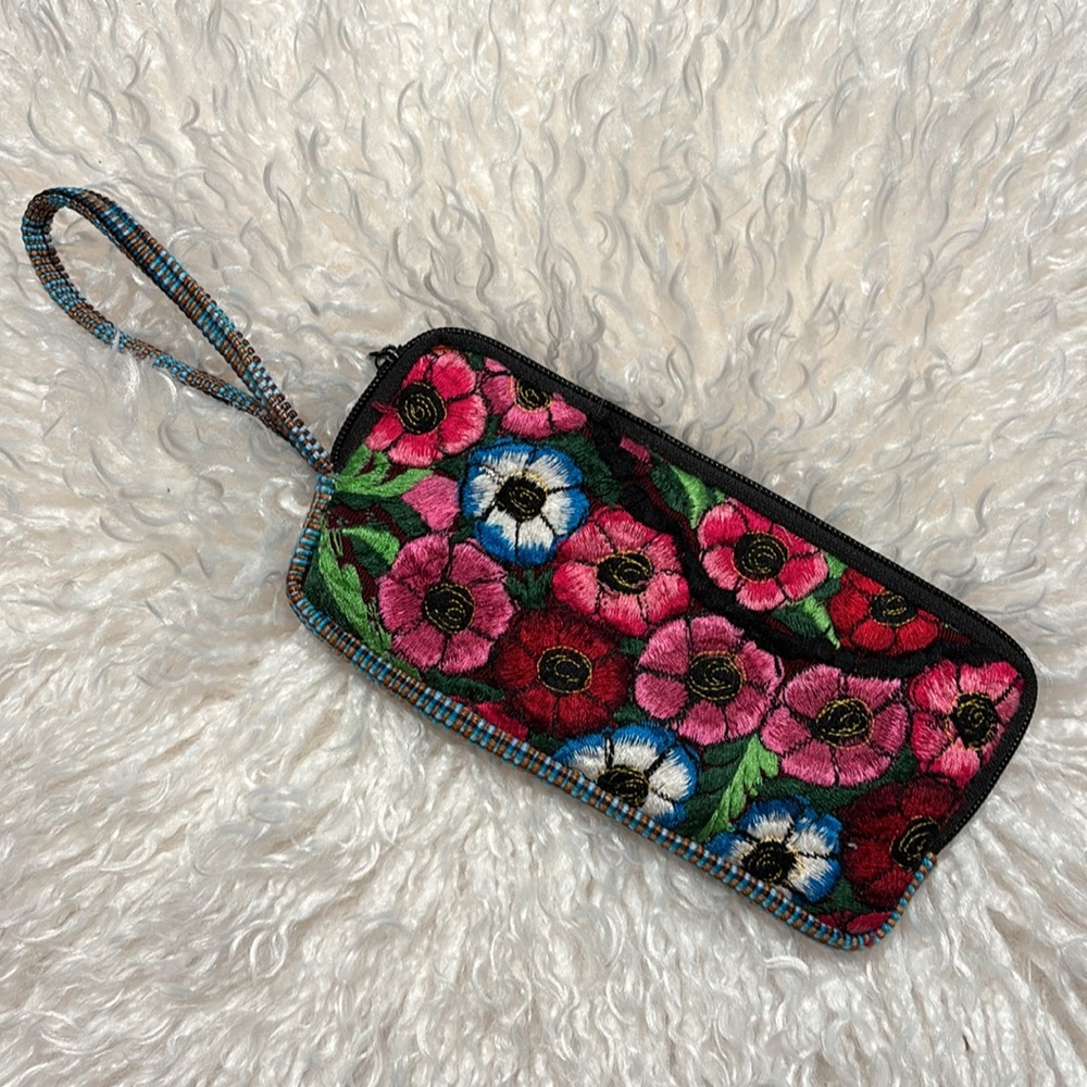 Boho Floral Embroidered Wristlet coin purse